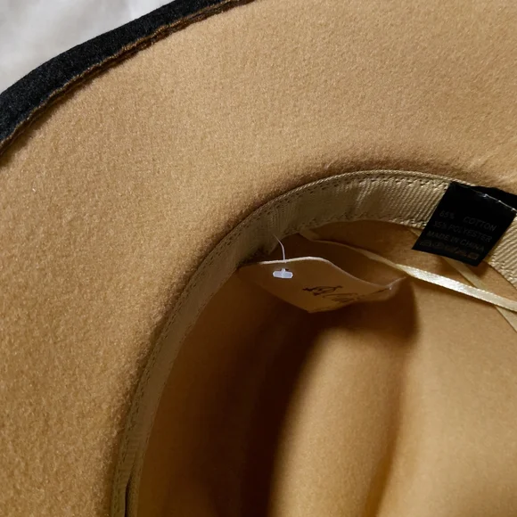 Stylish Tan and Black Fedora with Gold Chain - Picture 6 of 9